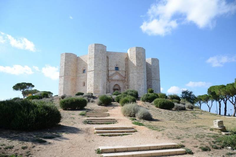 On the footsteps of Frederick II in Apulia